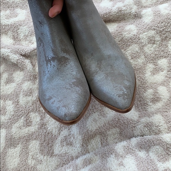 Sole society silver booties - Picture 2 of 3